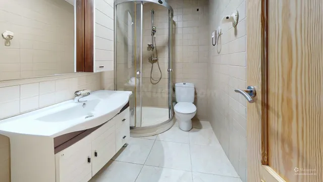 Amplia vivienda en Medina Azahara de 3 dormitorios con terra - foto 4