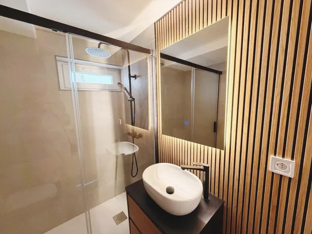 Piso en venta en Avenida de la Telefónica — 19