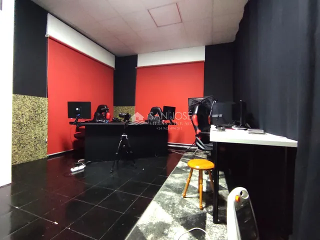 SE VENDE LOCAL, ACTUALMENTE ESTUDIO DE GRABACIÓN EN NOVELDA. — 5