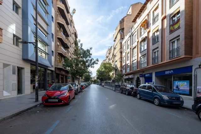 Local comercial de 150 m2 entre Camino de Ronda y Alhamar – doble acceso — 21