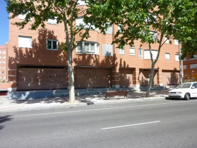Local de nueva construcción en alquiler — 4