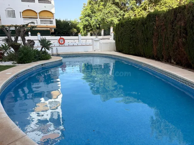 Ático dúplex · san pedro de alcántara · urbanización con piscina — 38