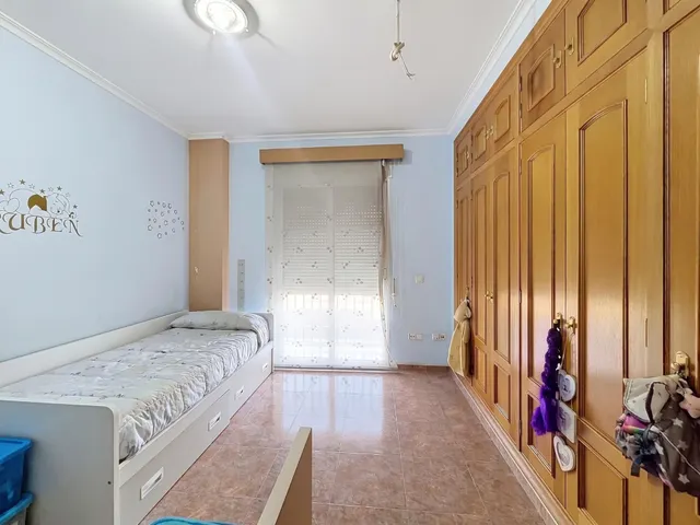 Casa independiente de 275 m2 con piscina, jacuzzi y terrazas en San Antonio de Benagéber — 13