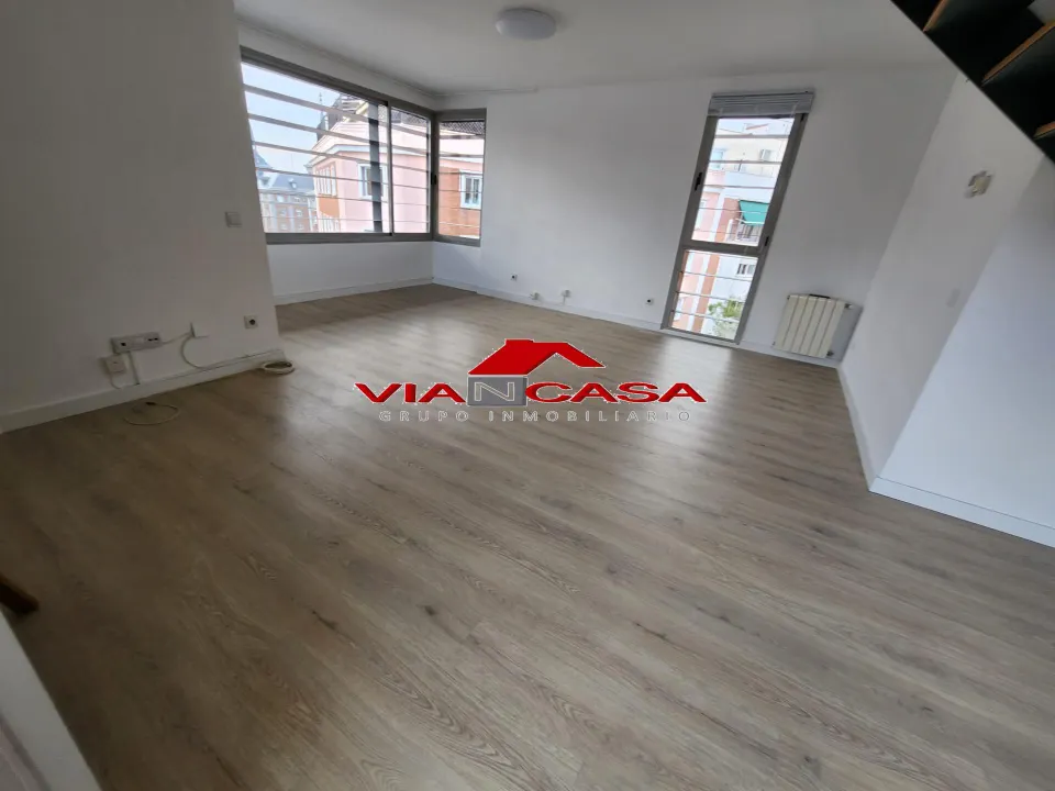 Alquiler de piso en Chamberi en Terraza, 3 habitaciones,