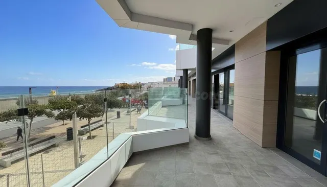 SE VENDE CENTRO COMERCIAL EN LA MISMA PLAYA DE LA GARITA, TE - foto 2