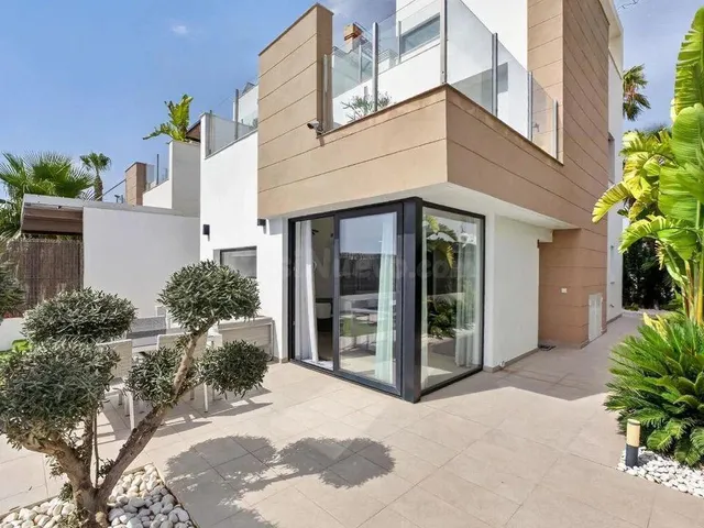 VILLA MODERNA CON PISCINA PRIVADA Y SOLARIUM EN LA AZOTEA | EL RASO, GUARDAMAR — 30