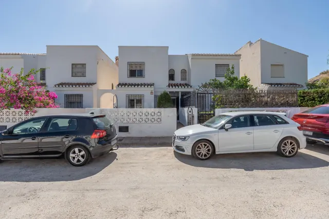 PRECIOSA CASA EN URBANIZACION PRIVADA VELILLA ALMUÑECAR PLAY - foto 5