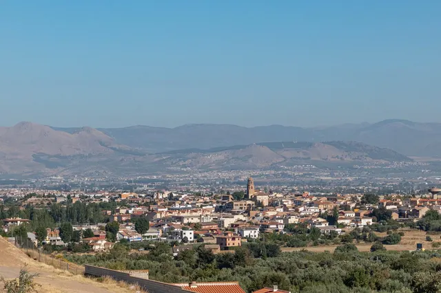 OPORTUNIDAD: SOLAR RESIDENCIAL EN EL CINTURÓN METROPOLITANO DE GRANADA, EN OTURA — 36