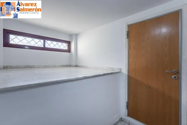 Ático dúplex junto Alhamar con 2 garajes y 2 trasteros — 25