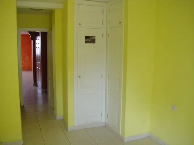 San Isidro, Piso de 75 m2, con garaje y trastero con todos los servicios cercanos. — 4