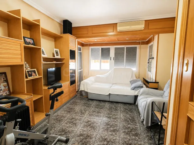 Piso de 4 habitaciones reformado y con solárium en el centro