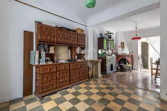 Casa con Parcela a Reformar en Granada — 4