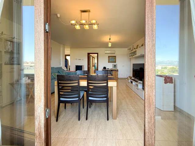 Amplio Piso Seminuevo con Vistas Panorámicas y Garaje Inclui - foto 5