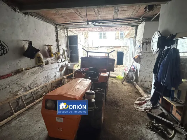 CASA CON TERRENO EN VALDELALOBA — 19