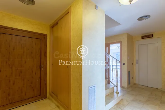 Casa en venta con impresionantes vistas al mar, piscina desb - foto 4