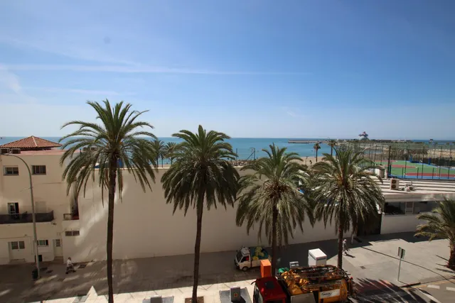 Oportunidad única en primera línea de playa – Paseo de la Farola, La Malagueta (Málaga) — 30
