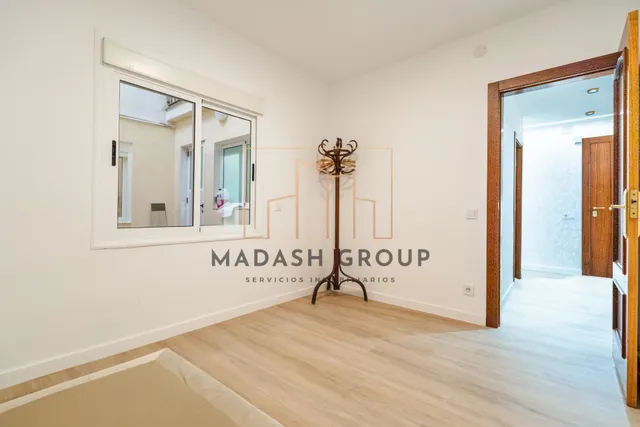 Exclusiva vivienda de 4 dormitorios, totalmente reformada, a 550m del puerto y la playa de Cambrils. — 13