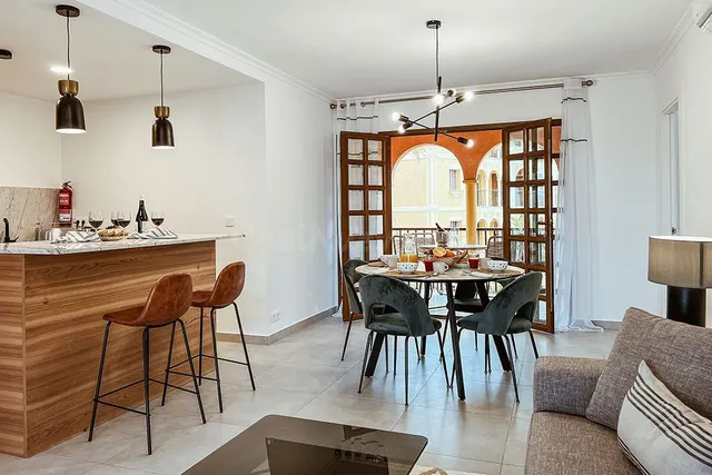 APARTAMENTOS DE DOS O TRES DORMITORIOS — 4
