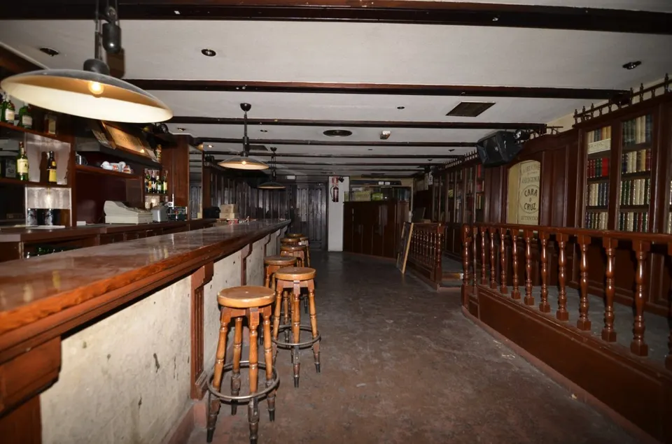 Urbis te ofrece un fantástico local en venta en zona San Juan, Salamanca.