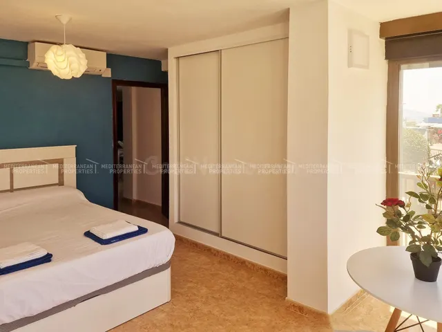 Piso en Venta con Vistas al Mar en Playa Levante, Benidorm — 4