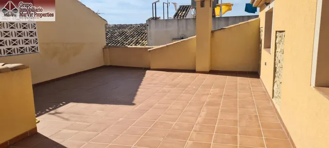 Amplia Casa Reformada en Sella con Piscina y Chimenea — 36