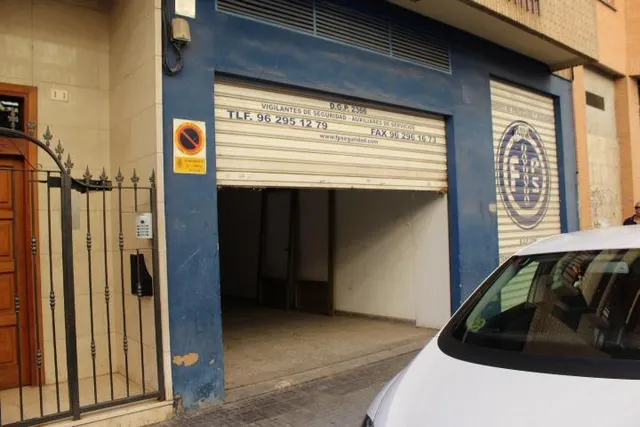 Venta de amplio LOCAL COMERCIAL en Gandia — 2