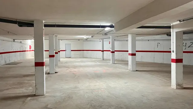 VENTA DE LOTE DE PARKING EN CENTRO COMERCIAL - foto 3