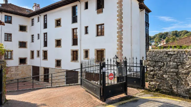 PISO CON GARAJE CERRADO EN EL CENTRO DE COMILLAS — 26