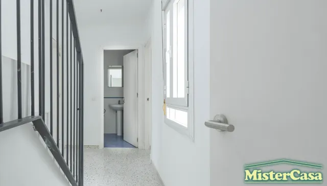 EXCLUSIVA. Zona norte. Ático Dúplex VPO. Terraza-solarium de 52m2. 4 dormitorios, 2 baños. Garaje. — 15