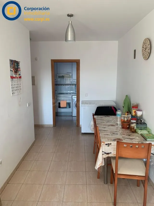 Piso de dos dormitorios con terraza y ascensor en Garrucha - foto 4