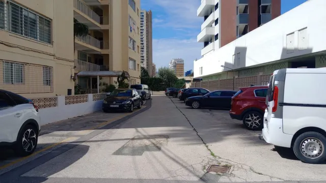 Amplio piso con vistas al mar y 4 dormitorios en 1 Línea playa Levante. — 31