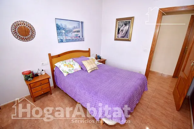 CHALET SEMINUEVO CON GARAJE, PISCINA Y AMPLIA PARCELA — 25