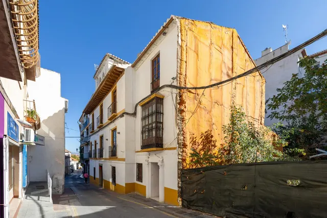 CASA EN PLENO CENTRO DE ALHENDIN — 48