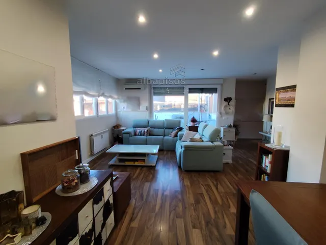 EXCLUSIVO ÁTICO CON TERRAZA Y GARAJE INCLUIDO EN ZONA ARQUITECTO VANDELVIRA · 4 habitaciones · REF: GV0329 — 44
