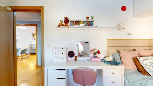 PISO DE RECIENTE CONSTRUCCIÓN CON AMPLIA TERRAZA, PISCINA, GARAJE Y TRASTERO — 28