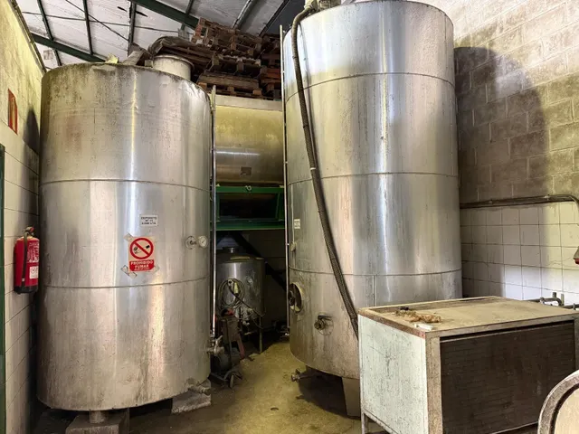 Viñedo de 24,40ha 1300m2 naves y 400m2 restaurante — 20
