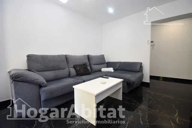 ¡Espectacular! Amplio, moderno y reformado, todo amueblado y cerca del centro — 38