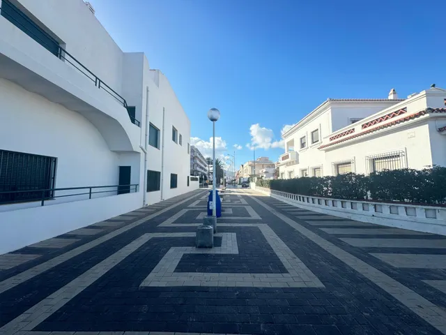 Venta restaurante con licencia de restaurante para entrar ya, y con vivienda en parte superior. — 8