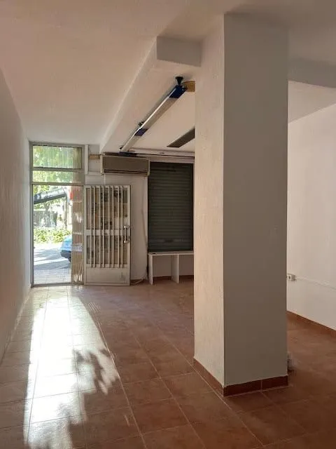 Alquiler de local comercial en el centro , próximo a la plaza circular — 4