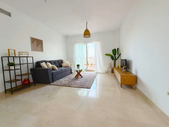 Bajo elevado con gran terraza, vistas al mar y parking privado en Benalmádena Pueblo — 15