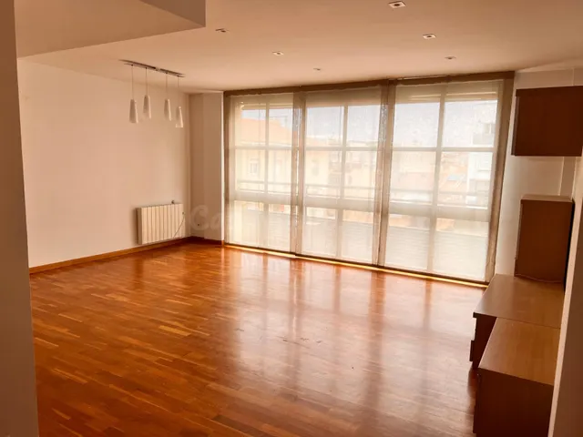 Piso de grandes dimensiones en la Riera de Mataró