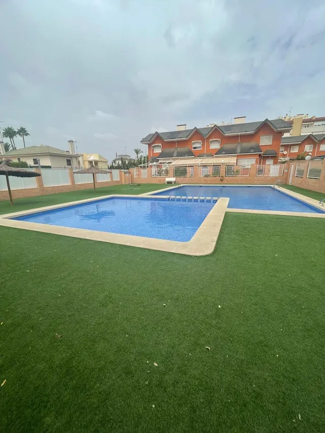 SE VENDE PRECIOSO ADOSADO EN CIUDAD JARDIN — 3
