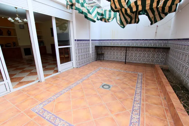 Fantástica casa en Montijo, con amplias estancias, totalmente equipada para entrar a vivir. — 25