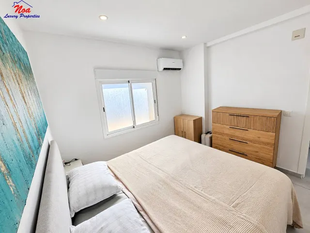Apartamento reformado y amueblado con terraza a 300 metros de la Playa de la Rada, Estepona — 16