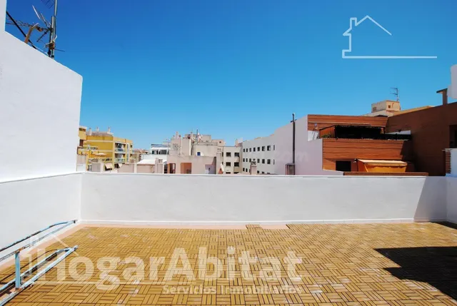 EDIFICIO SEMINUEVO Y REFORMADO CON LOCAL COMERCIAL, 3 TRASTE - foto 3