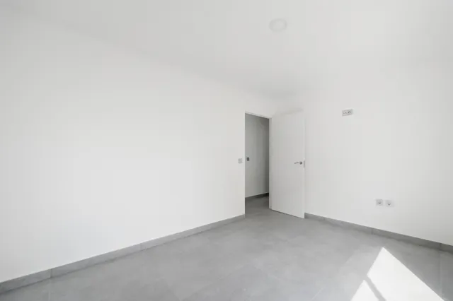 Chalet independiente en venta en Calle de la Roca Negra — 21