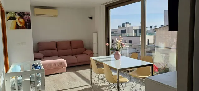 PISO DE 2 habitaciones Y 2 BAÑOS CON PARKING EN SON SERRA-LA VILETA. — 3