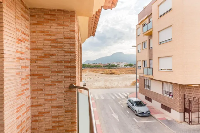 DÚPLEX 4 DORMITORIOS CON PLACAS SOLARES + VISTAS A LA MONTAÑA | ESQUINA — 28