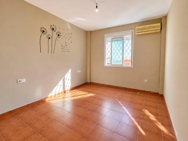 Piso 4 habitaciones 136m² en venta - Arco norte - Avda España — 12