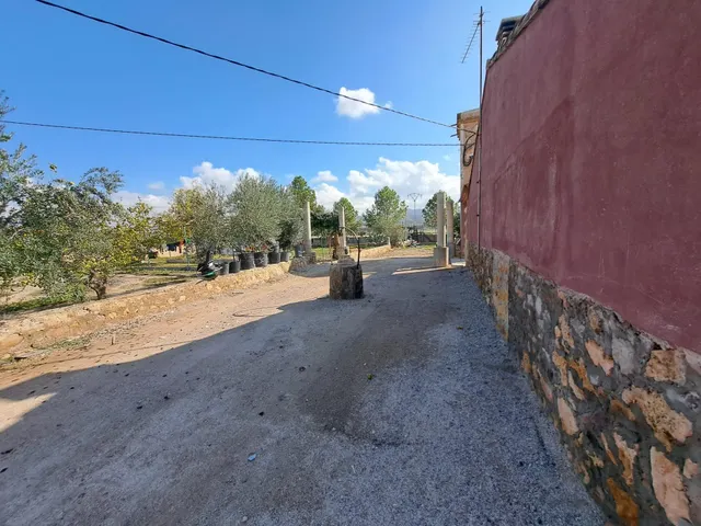 FINCA RURAL CON 4 VIVIENDAS Y NAVE — 17